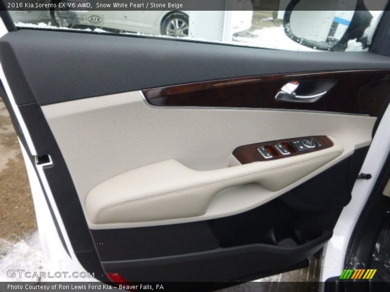 Door Panel of 2016 Sorento EX V6 AWD