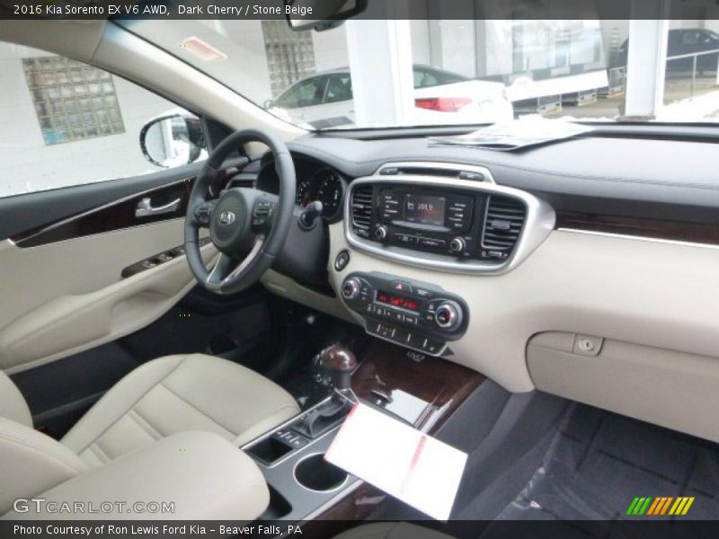 Dashboard of 2016 Sorento EX V6 AWD
