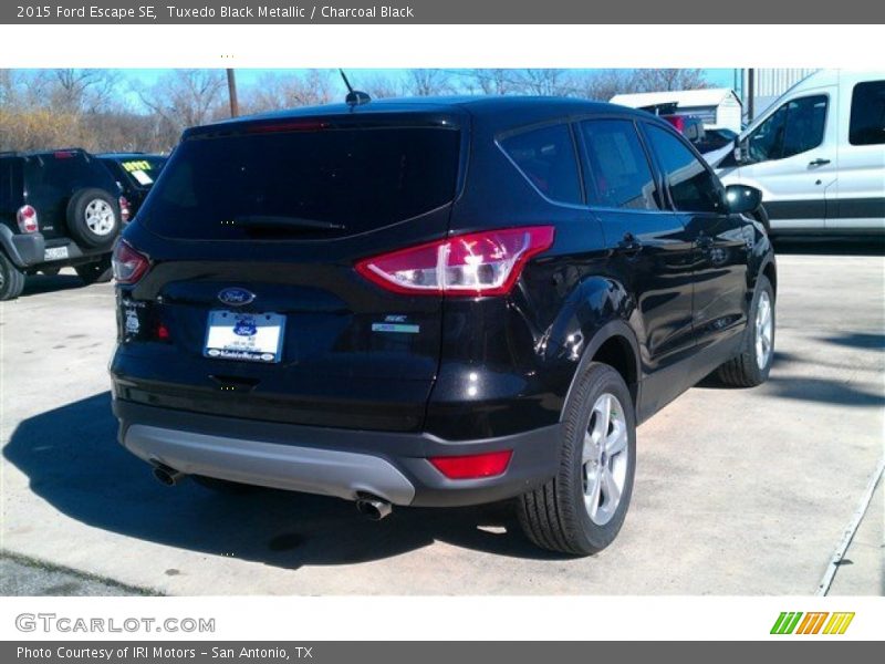 Tuxedo Black Metallic / Charcoal Black 2015 Ford Escape SE