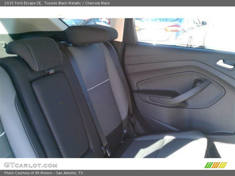 Tuxedo Black Metallic / Charcoal Black 2015 Ford Escape SE