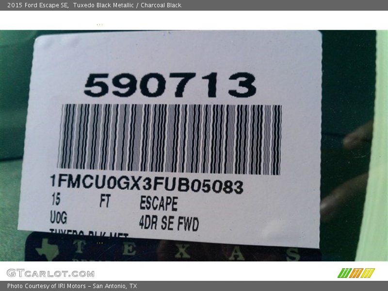 Tuxedo Black Metallic / Charcoal Black 2015 Ford Escape SE