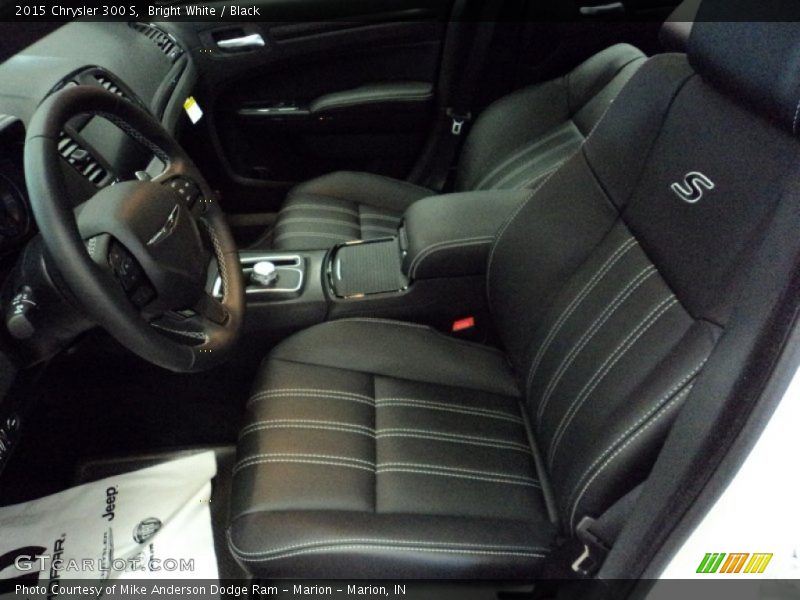Front Seat of 2015 300 S