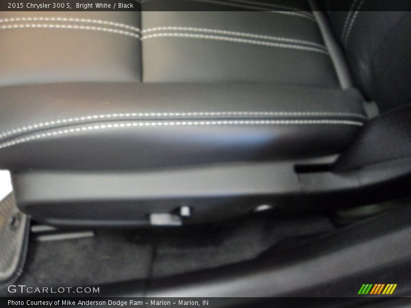 Bright White / Black 2015 Chrysler 300 S
