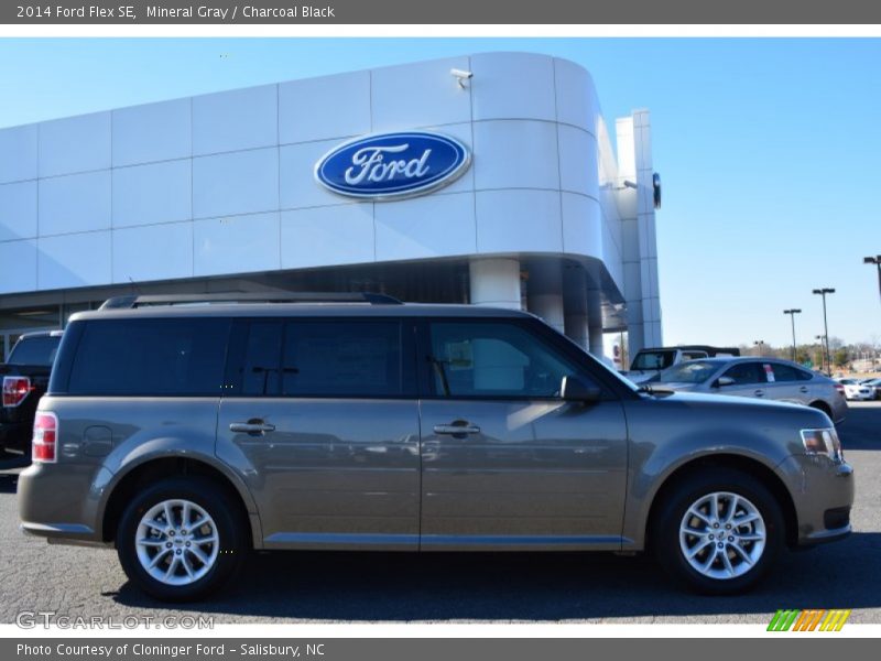 Mineral Gray / Charcoal Black 2014 Ford Flex SE