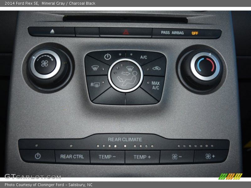 Mineral Gray / Charcoal Black 2014 Ford Flex SE