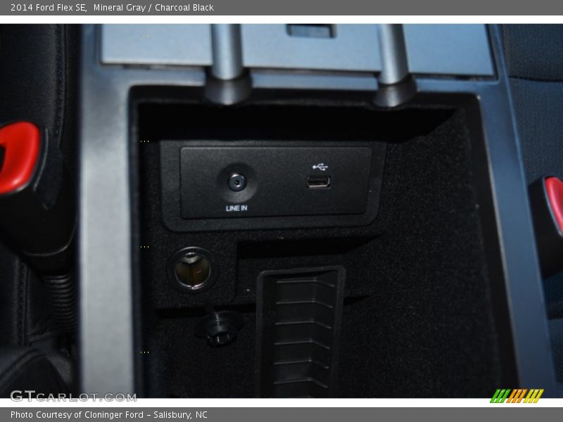 Mineral Gray / Charcoal Black 2014 Ford Flex SE