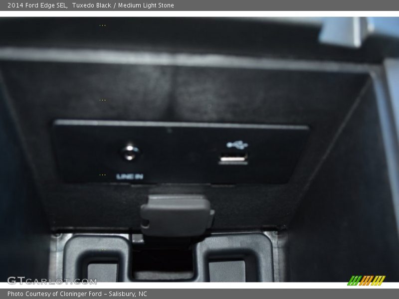 Tuxedo Black / Medium Light Stone 2014 Ford Edge SEL
