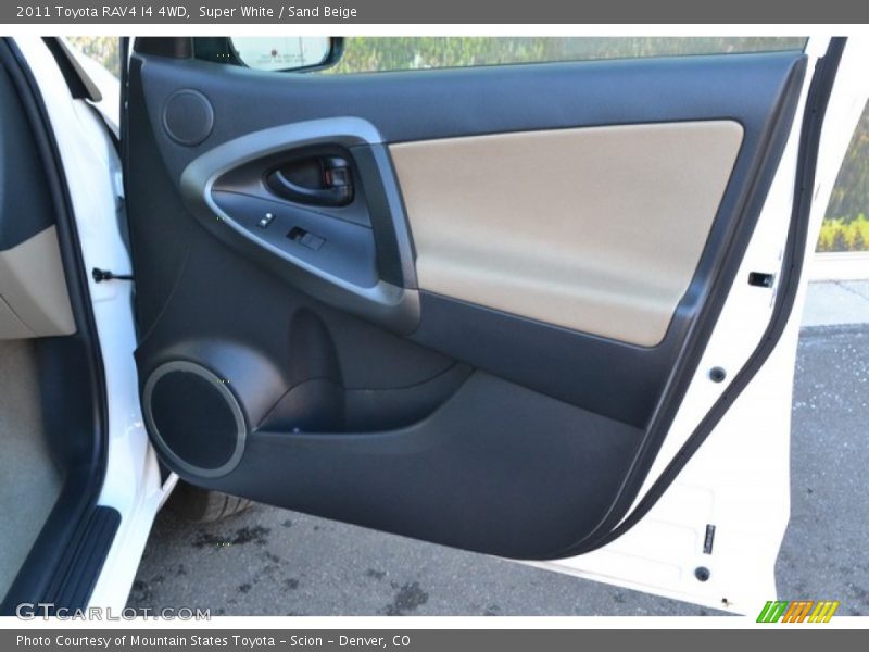 Super White / Sand Beige 2011 Toyota RAV4 I4 4WD