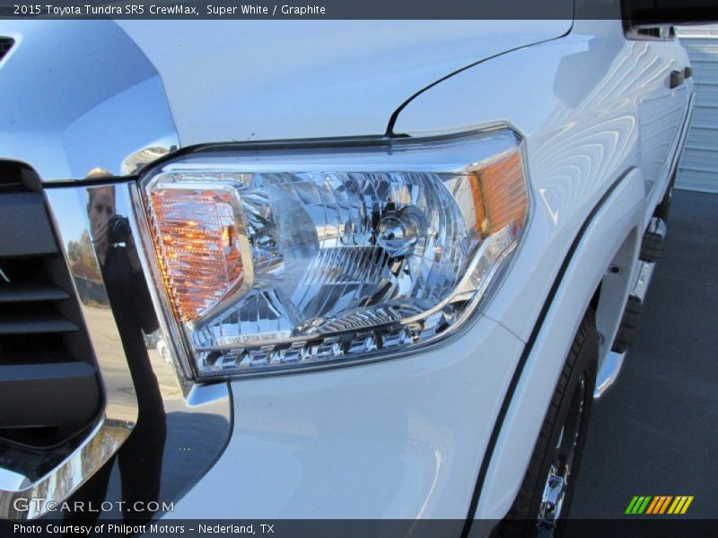 Super White / Graphite 2015 Toyota Tundra SR5 CrewMax