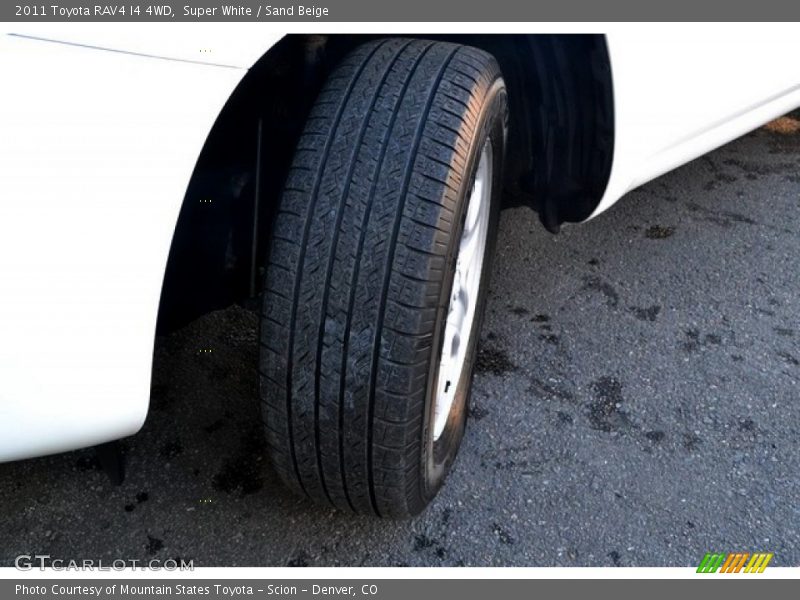 Super White / Sand Beige 2011 Toyota RAV4 I4 4WD