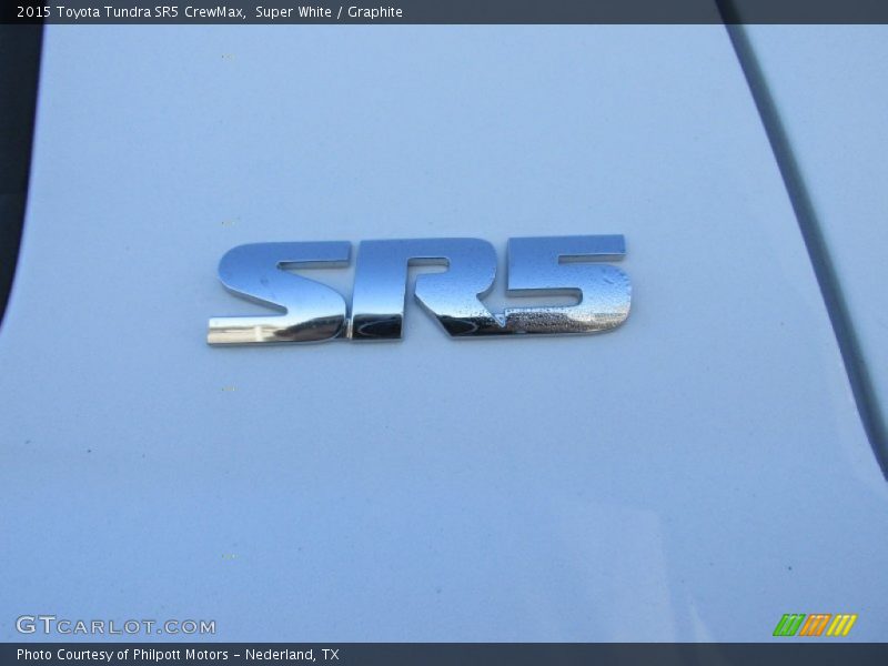 Super White / Graphite 2015 Toyota Tundra SR5 CrewMax