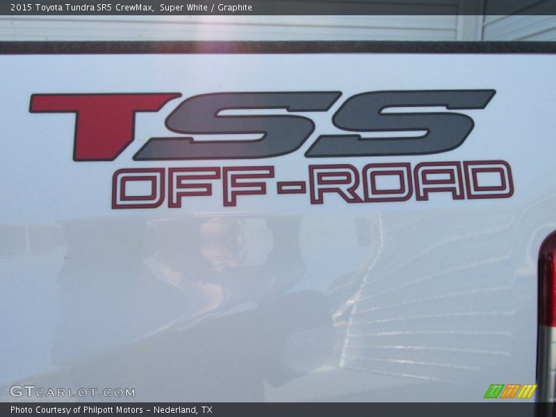 Super White / Graphite 2015 Toyota Tundra SR5 CrewMax