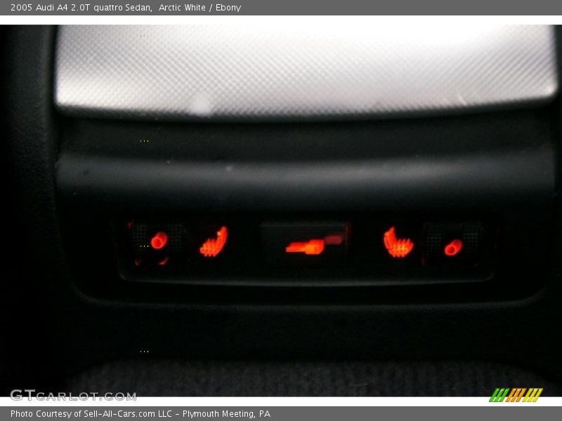 Arctic White / Ebony 2005 Audi A4 2.0T quattro Sedan