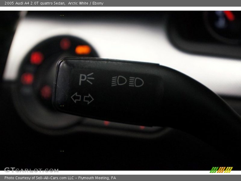 Arctic White / Ebony 2005 Audi A4 2.0T quattro Sedan