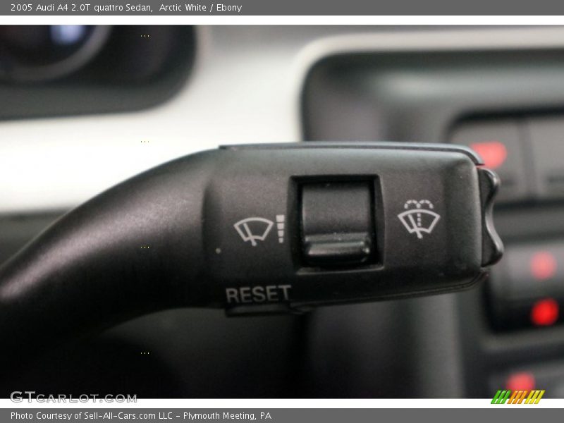 Arctic White / Ebony 2005 Audi A4 2.0T quattro Sedan