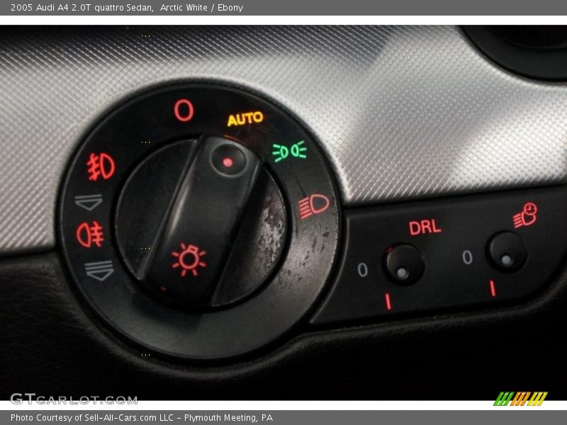 Arctic White / Ebony 2005 Audi A4 2.0T quattro Sedan