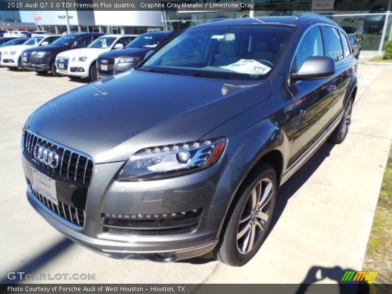 Front 3/4 View of 2015 Q7 3.0 TDI Premium Plus quattro