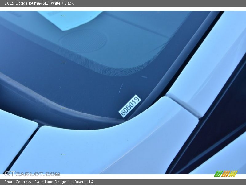 White / Black 2015 Dodge Journey SE