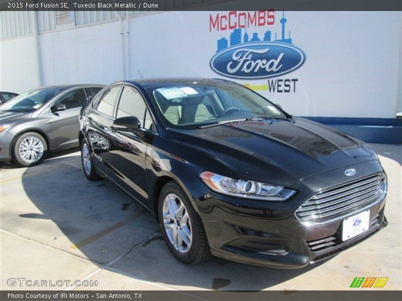 Tuxedo Black Metallic / Dune 2015 Ford Fusion SE