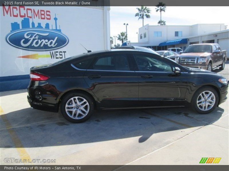 Tuxedo Black Metallic / Dune 2015 Ford Fusion SE