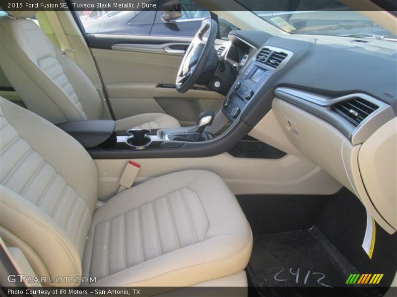 Tuxedo Black Metallic / Dune 2015 Ford Fusion SE