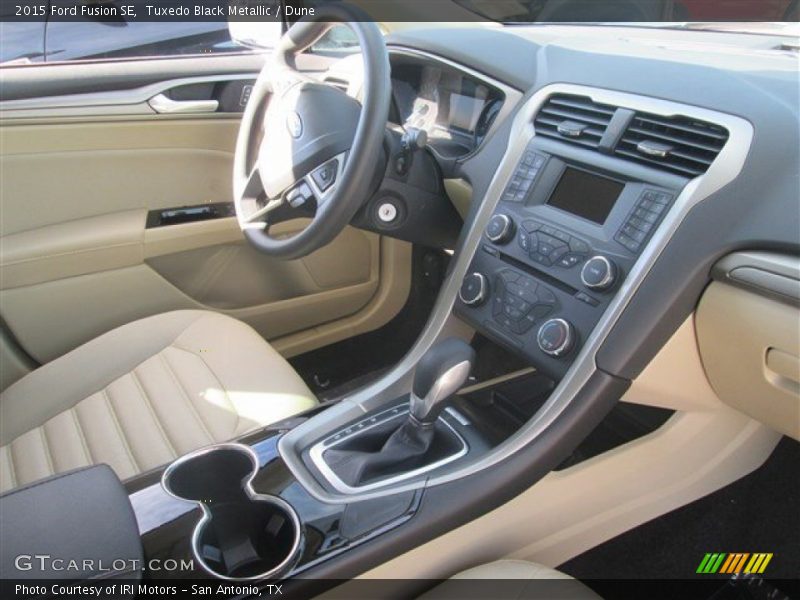 Tuxedo Black Metallic / Dune 2015 Ford Fusion SE