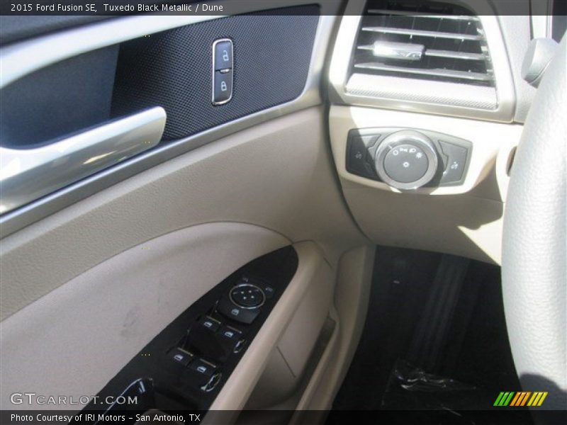Tuxedo Black Metallic / Dune 2015 Ford Fusion SE
