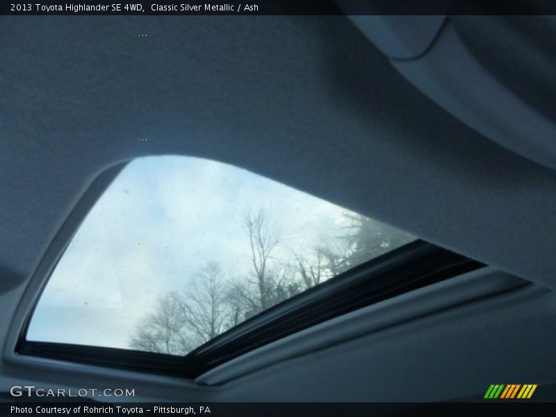 Classic Silver Metallic / Ash 2013 Toyota Highlander SE 4WD
