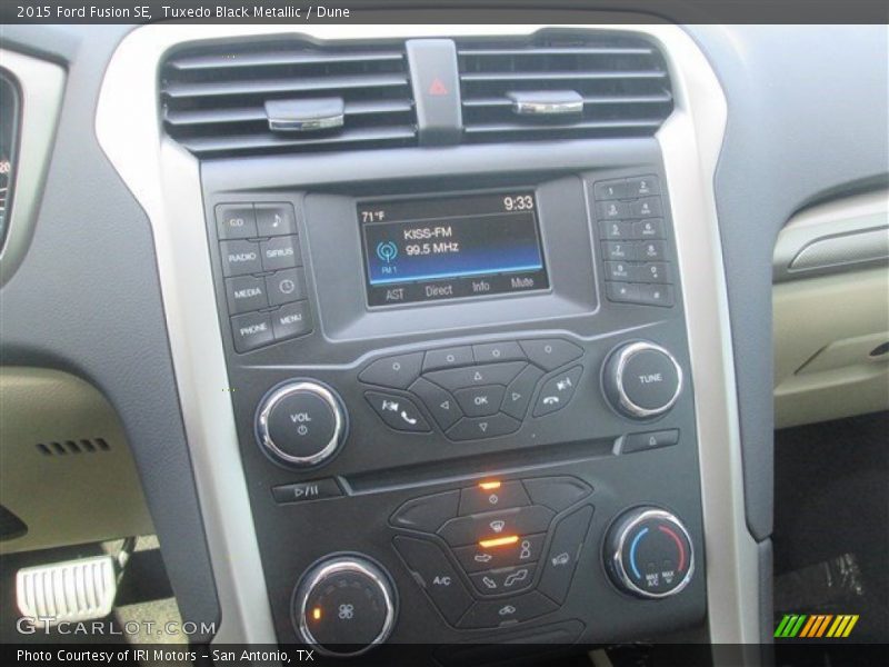 Tuxedo Black Metallic / Dune 2015 Ford Fusion SE