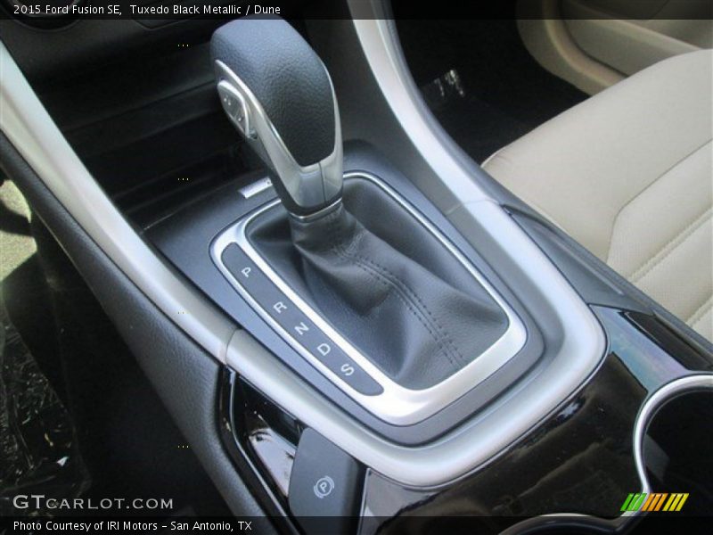 Tuxedo Black Metallic / Dune 2015 Ford Fusion SE