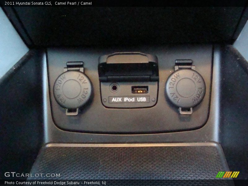 Camel Pearl / Camel 2011 Hyundai Sonata GLS