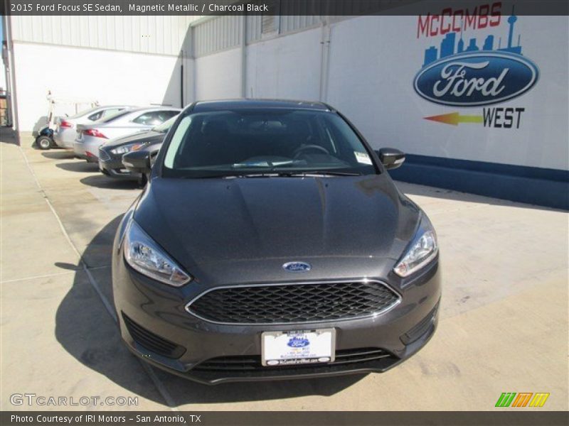 Magnetic Metallic / Charcoal Black 2015 Ford Focus SE Sedan