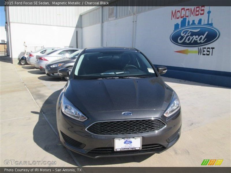 Magnetic Metallic / Charcoal Black 2015 Ford Focus SE Sedan