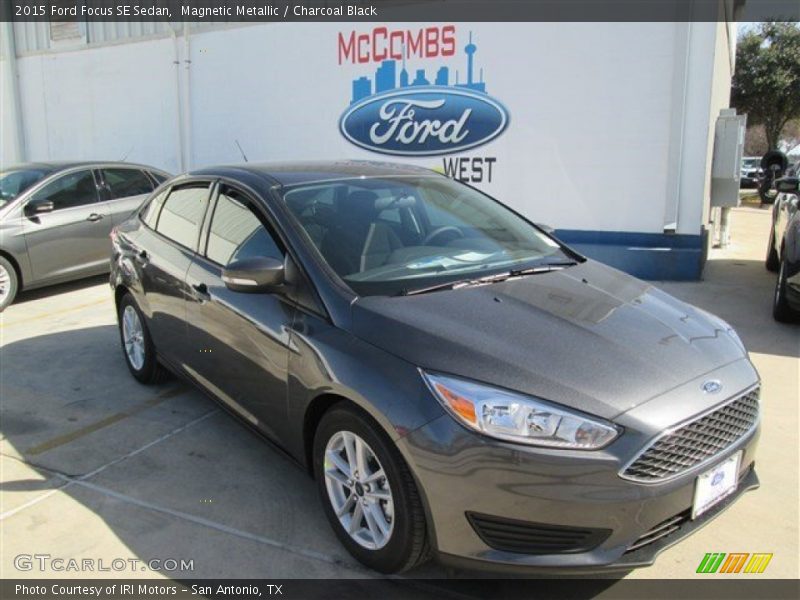 Magnetic Metallic / Charcoal Black 2015 Ford Focus SE Sedan