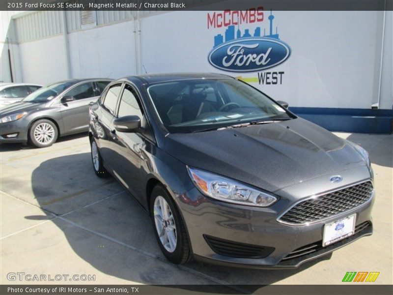 Magnetic Metallic / Charcoal Black 2015 Ford Focus SE Sedan