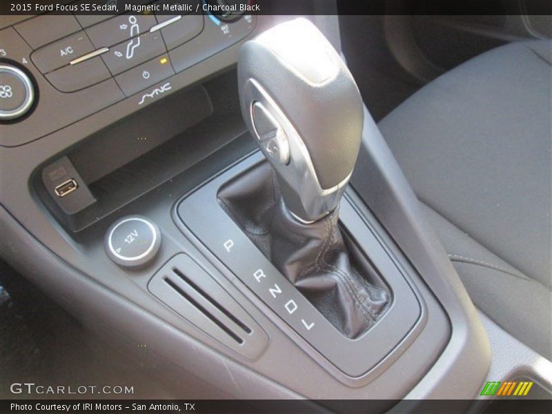 Magnetic Metallic / Charcoal Black 2015 Ford Focus SE Sedan