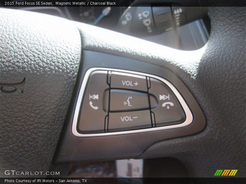 Magnetic Metallic / Charcoal Black 2015 Ford Focus SE Sedan