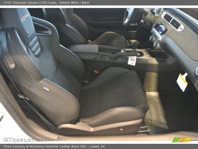 Front Seat of 2015 Camaro Z/28 Coupe
