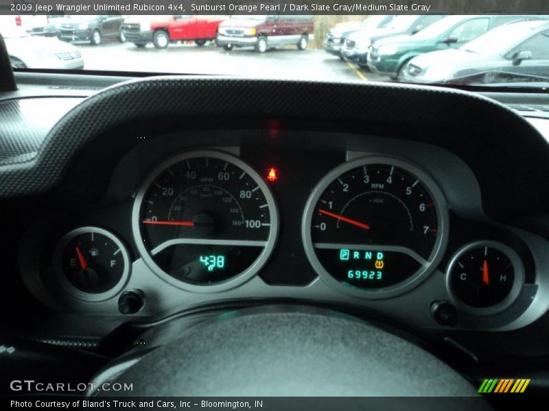 Sunburst Orange Pearl / Dark Slate Gray/Medium Slate Gray 2009 Jeep Wrangler Unlimited Rubicon 4x4