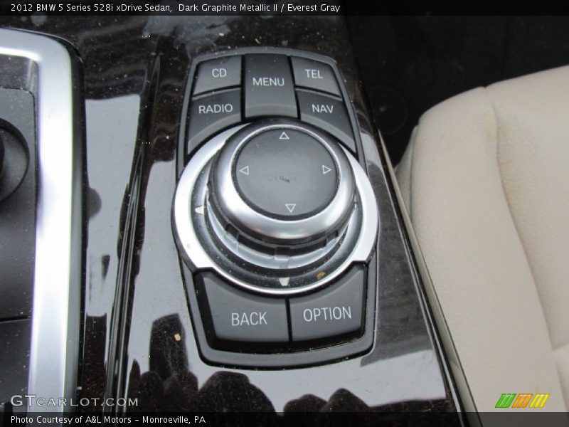 Controls of 2012 5 Series 528i xDrive Sedan