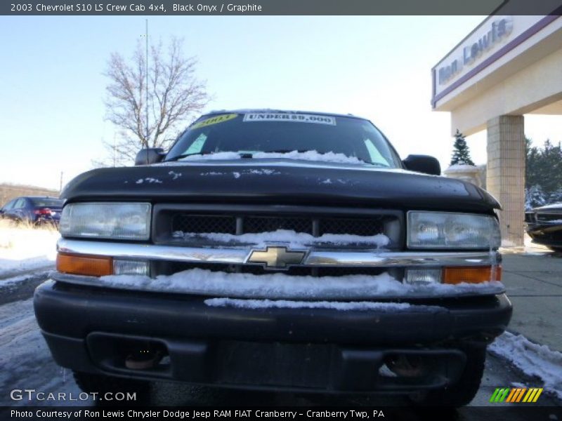 Black Onyx / Graphite 2003 Chevrolet S10 LS Crew Cab 4x4