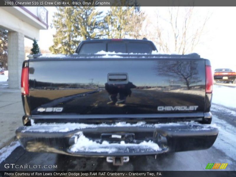 Black Onyx / Graphite 2003 Chevrolet S10 LS Crew Cab 4x4