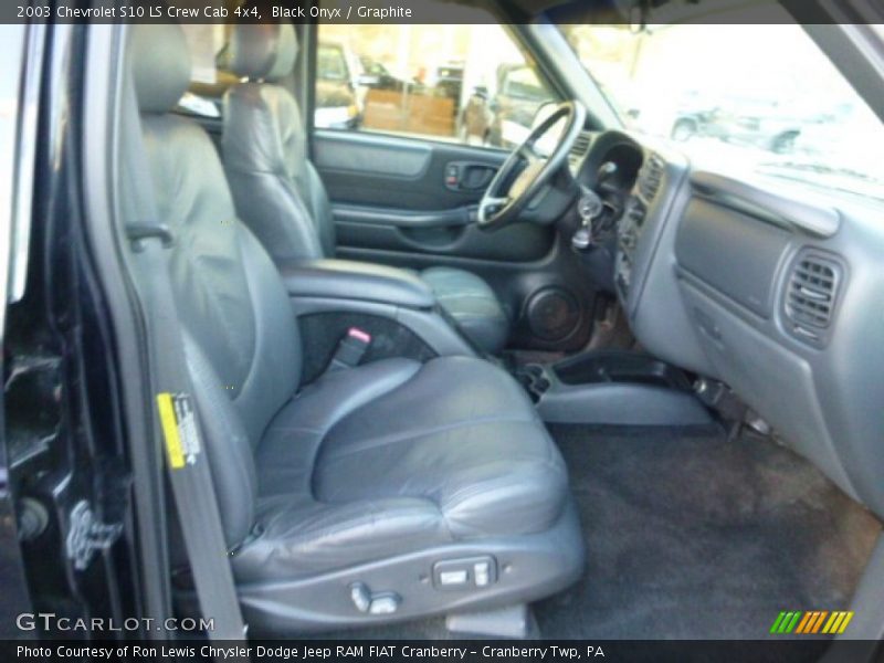 Black Onyx / Graphite 2003 Chevrolet S10 LS Crew Cab 4x4
