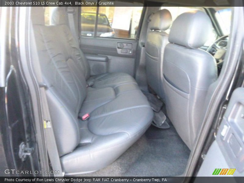 Black Onyx / Graphite 2003 Chevrolet S10 LS Crew Cab 4x4