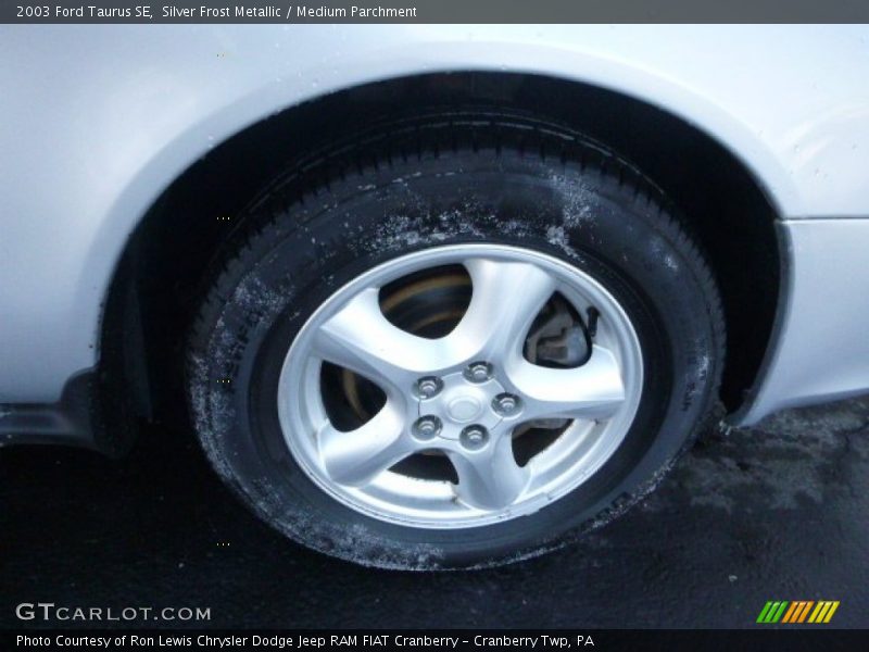 Silver Frost Metallic / Medium Parchment 2003 Ford Taurus SE