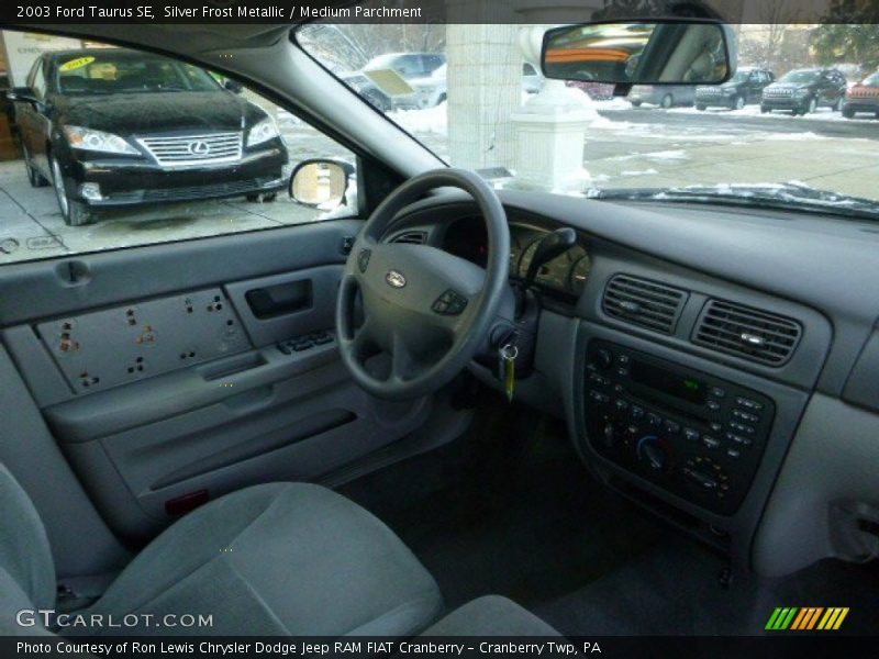 Silver Frost Metallic / Medium Parchment 2003 Ford Taurus SE