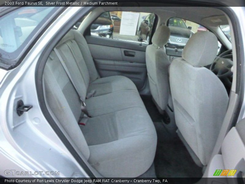 Silver Frost Metallic / Medium Parchment 2003 Ford Taurus SE
