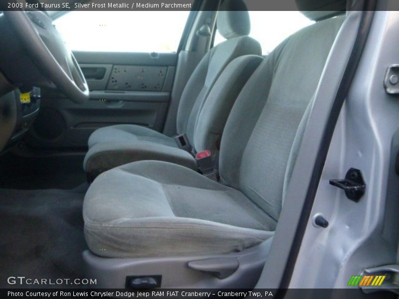 Silver Frost Metallic / Medium Parchment 2003 Ford Taurus SE