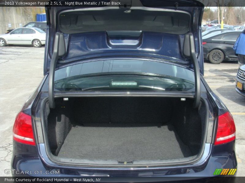 Night Blue Metallic / Titan Black 2013 Volkswagen Passat 2.5L S