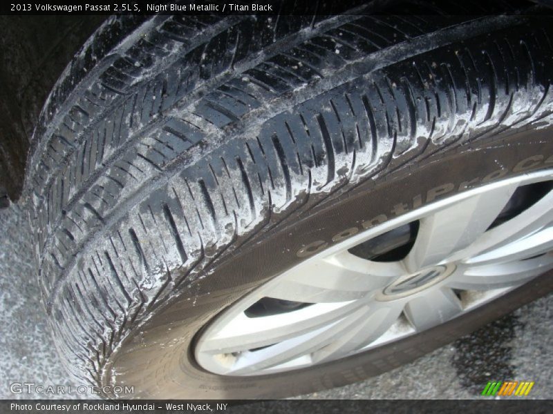 Night Blue Metallic / Titan Black 2013 Volkswagen Passat 2.5L S